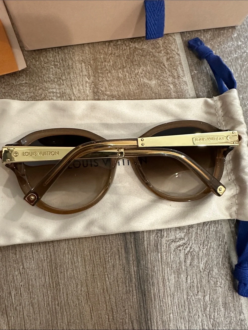 Louis Vuitton Luxury petit soupcon cat  Sunglasses